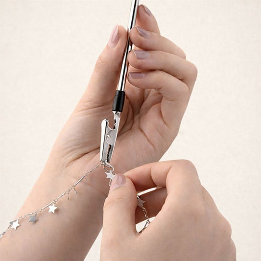 SmyckesClip – sätt på dina smycken själv, på sekunder